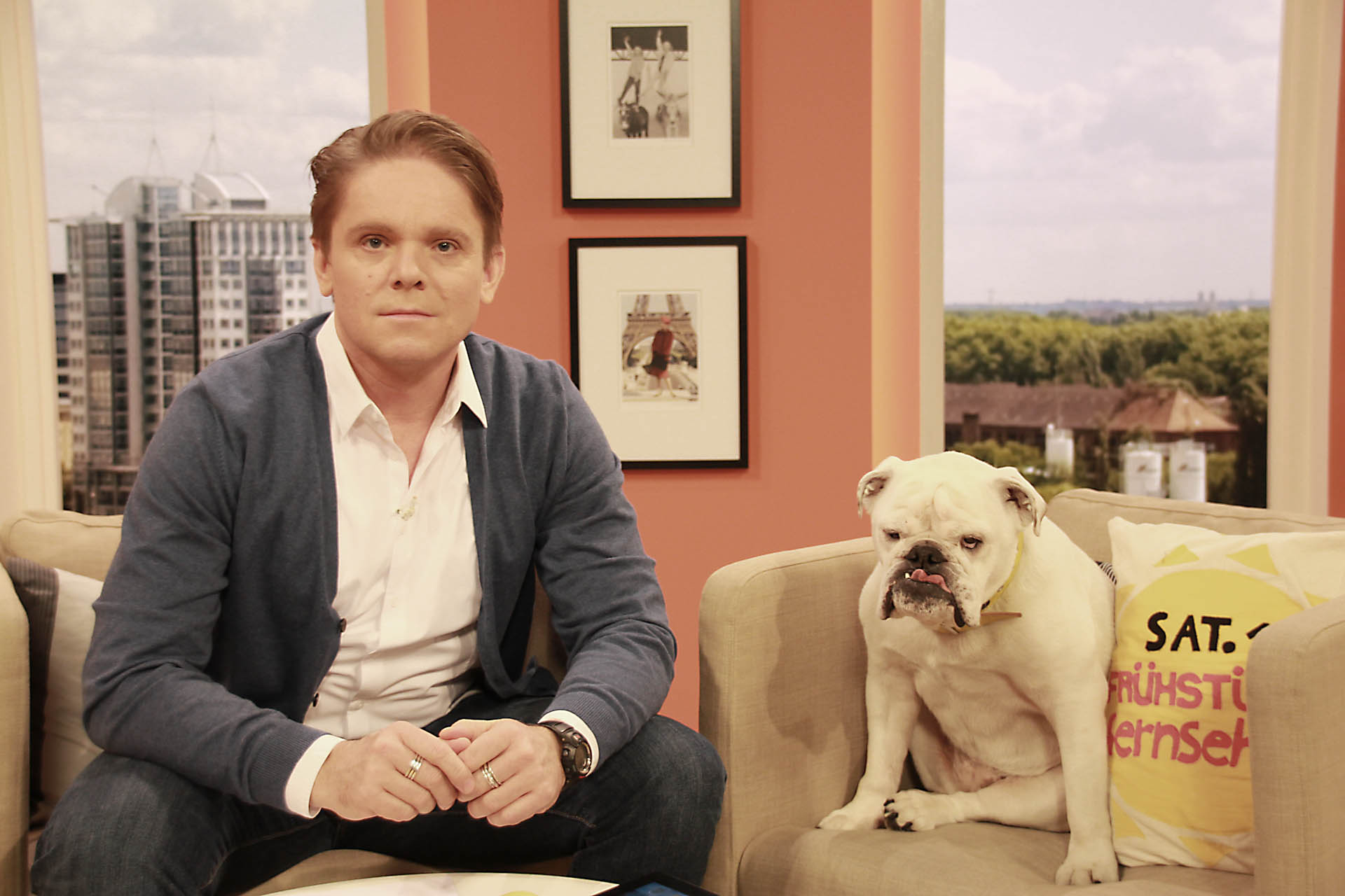 Im Sat.1-Frühstücksfernsehen mit Fernsehhund Lotte